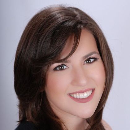 a woman after veneers